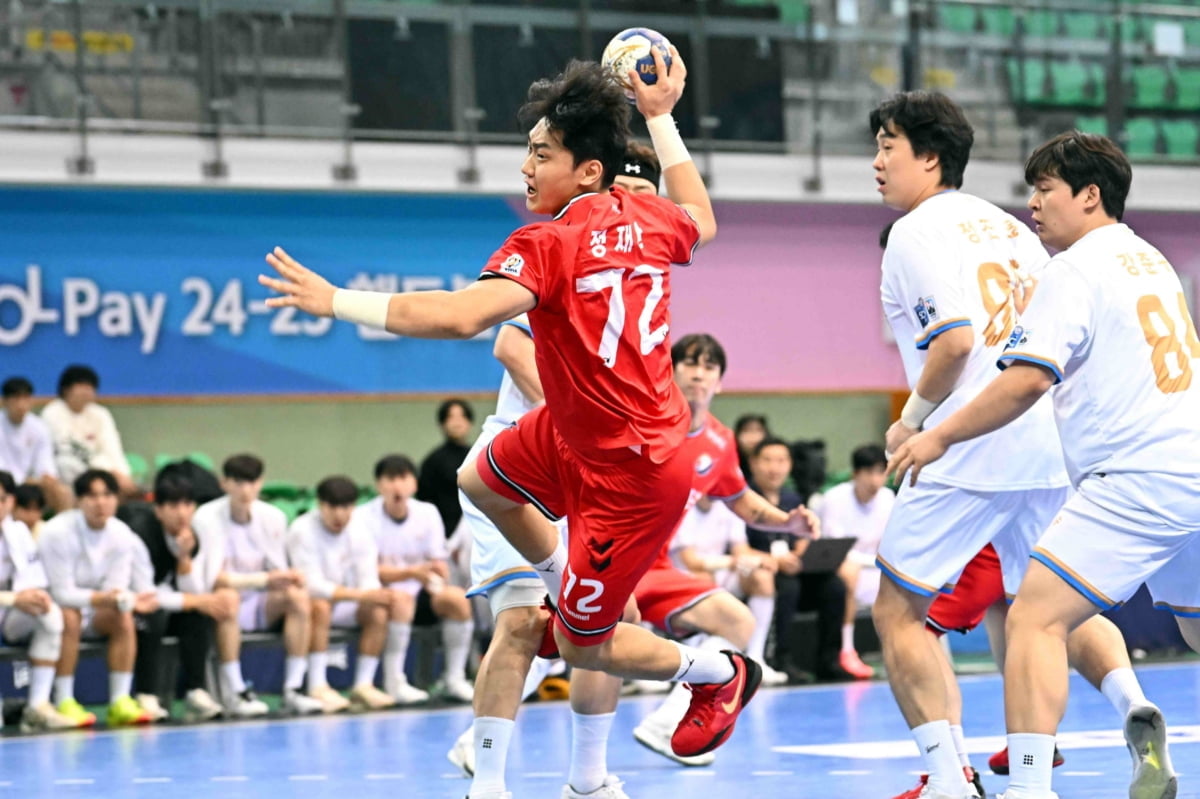 伊格曼下半开场闪击！热刺0-1落后流浪者