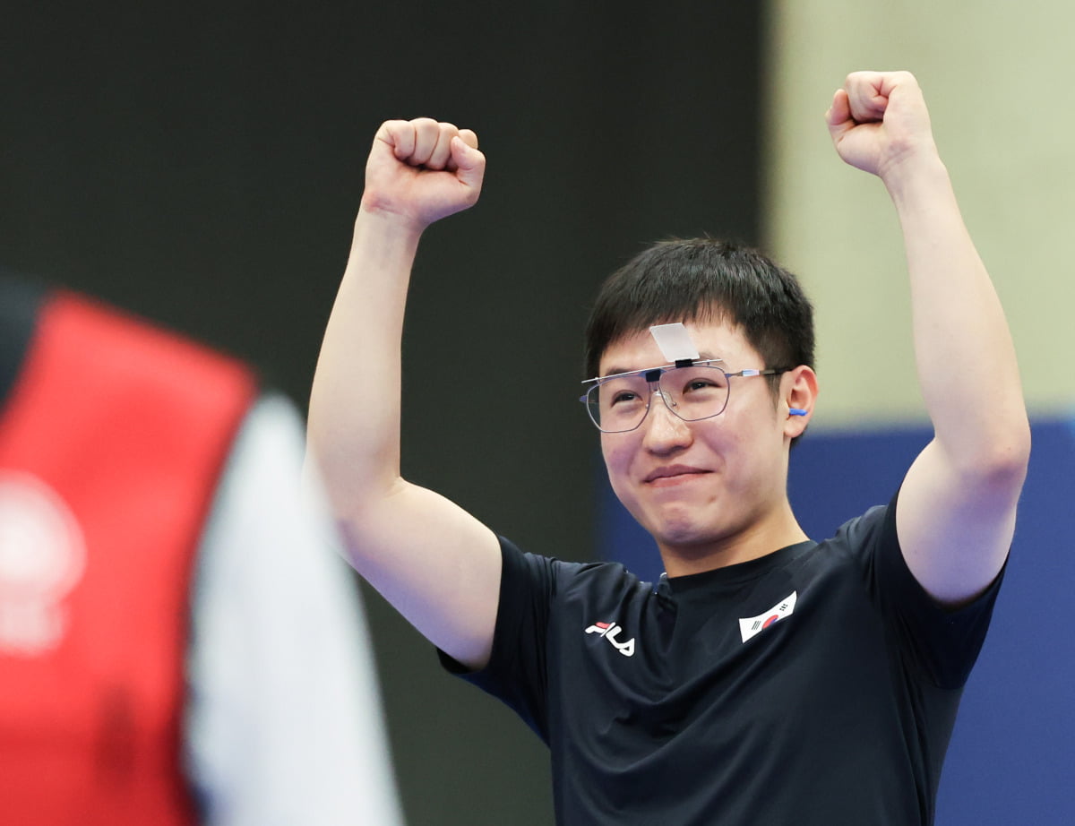伊格曼下半开场闪击！热刺0-1落后流浪者