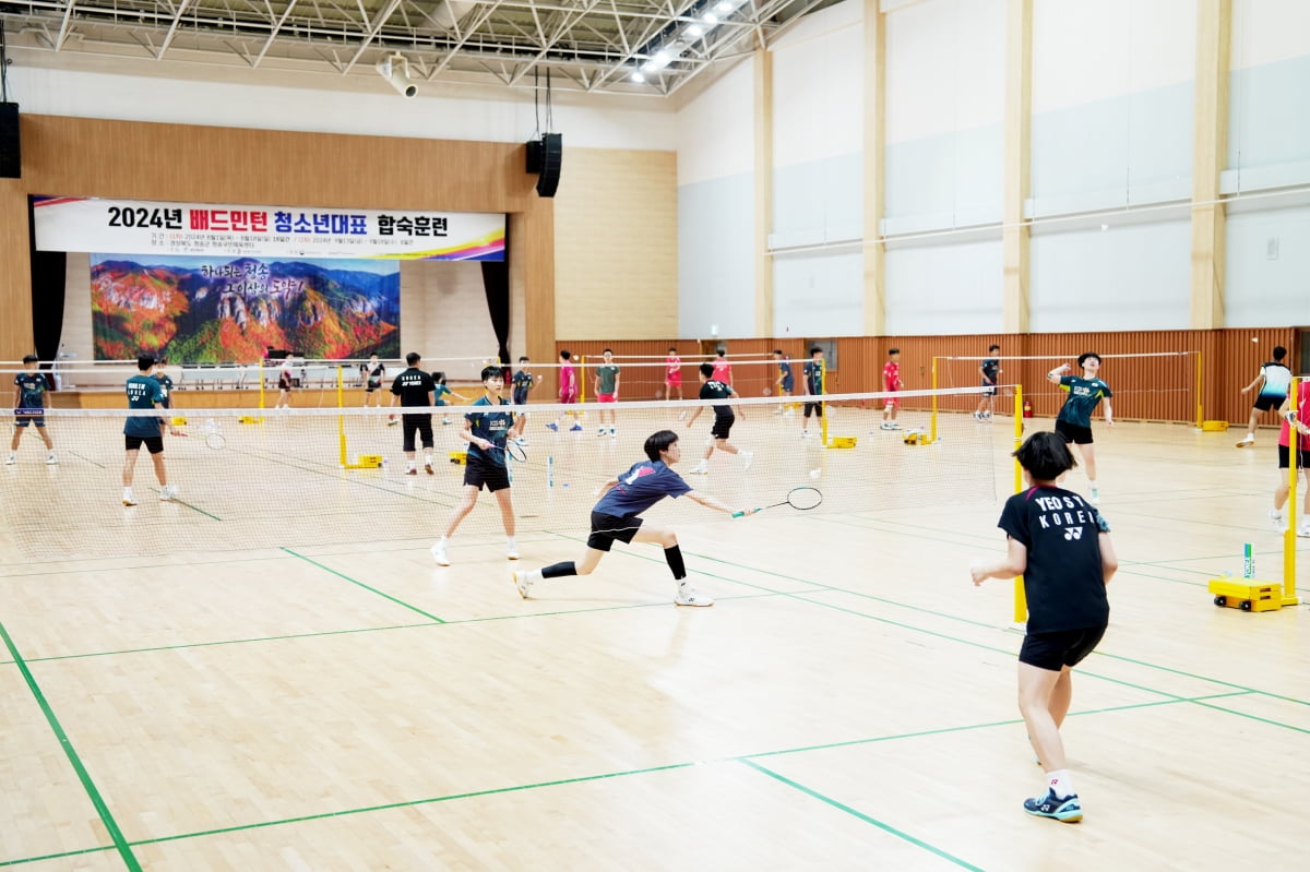 德国杯1/4决赛抽签：勒沃库森vs科隆，莱比锡vs狼堡