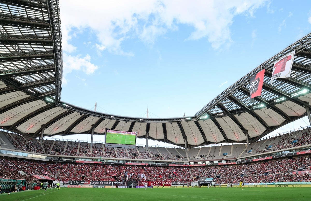 瓜迪奥拉：我踢了11年进了11球 哈兰德4场就进了9个
