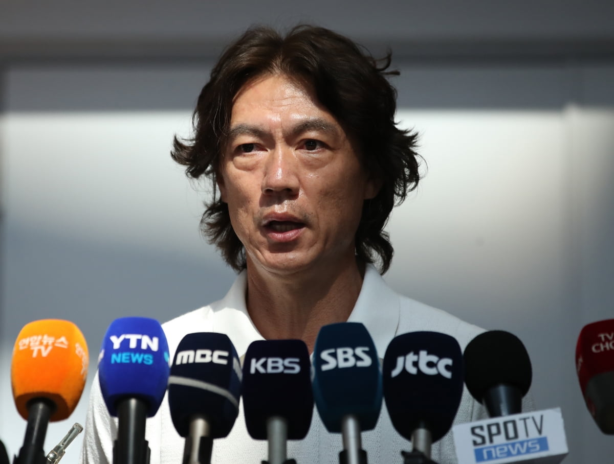 TA记者：姆巴佩的父亲已受里尔邀请参加双方高层的赛前午宴