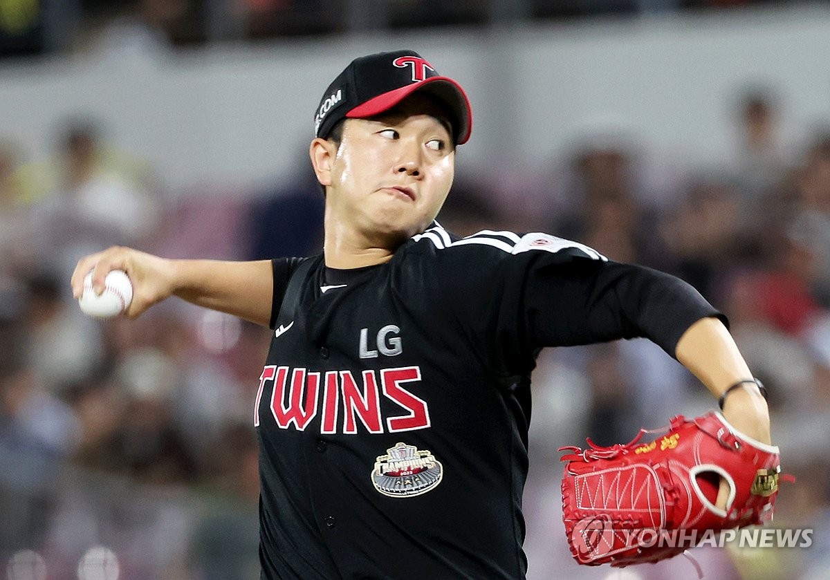 马奎尔与利马回归曼联队内合练，约罗依旧缺席