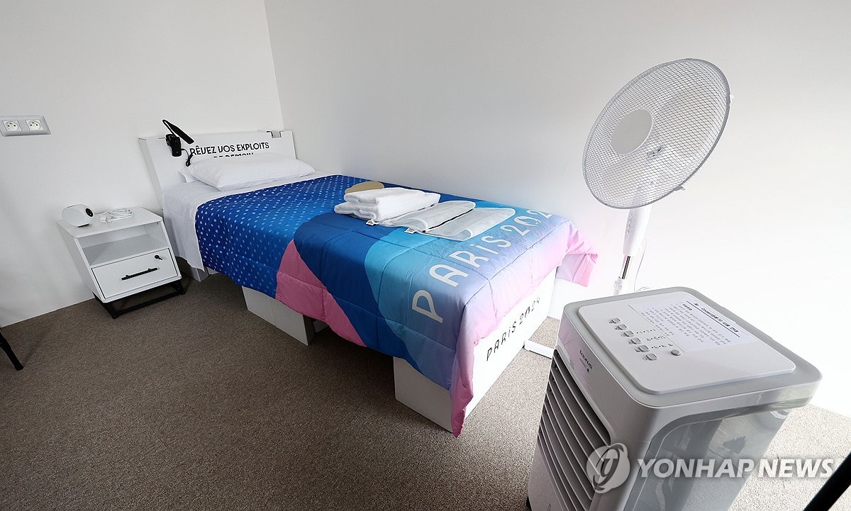 21年前的今天，波多尔斯基代表科隆替补登场完成职业生涯首秀