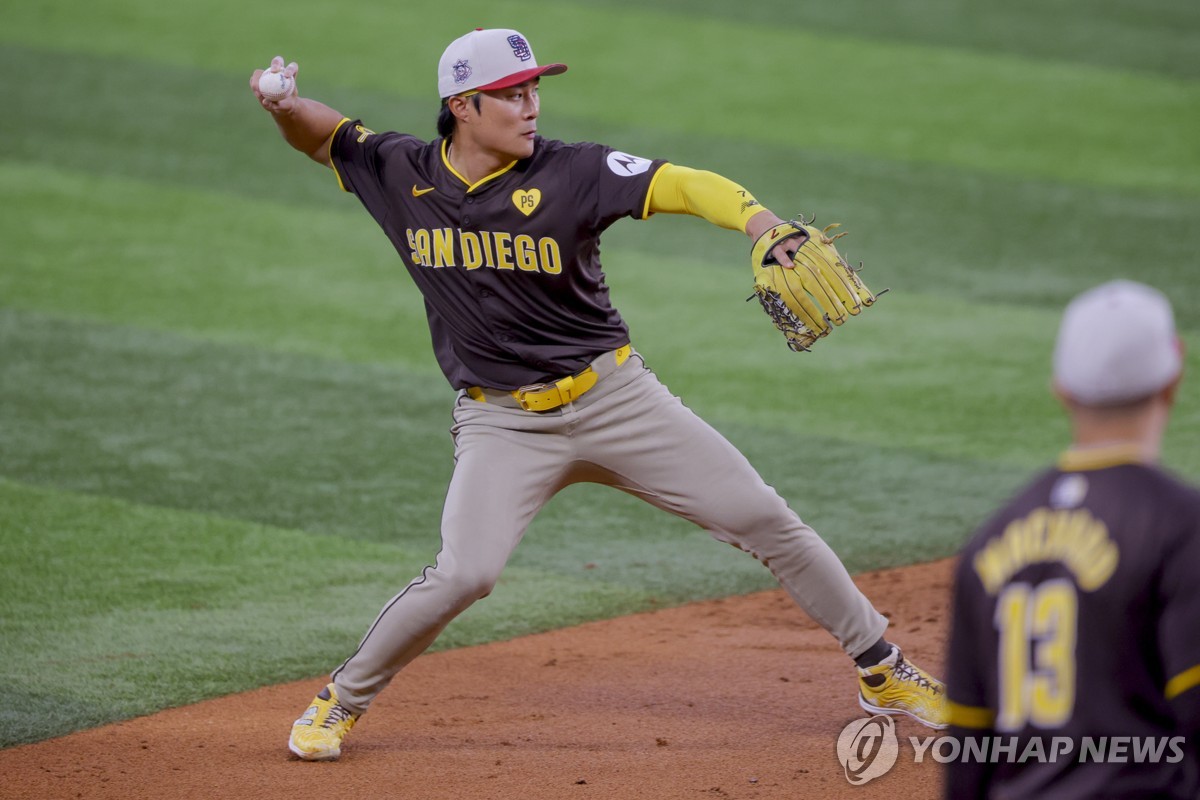 三节比赛没打完青岛&山东各1人6犯离场，库马杰7分钟6犯