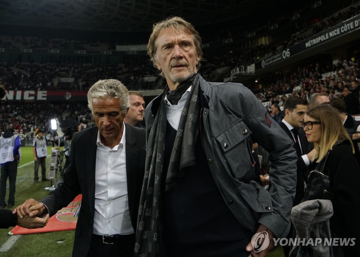 客战阿拉维斯，巴萨官方晒梅西、苏亚雷斯和法蒂的旧照