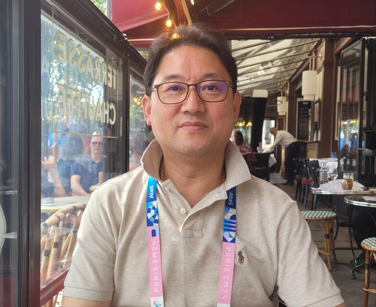 詹姆斯复出浓眉砍40分16板，湖人力克西部第二灰熊